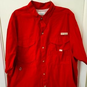 Mens Columbia PFG fishing shirt.